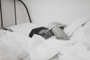 Woman is able to sleep because of cognitive behavioral therapy for insomnia